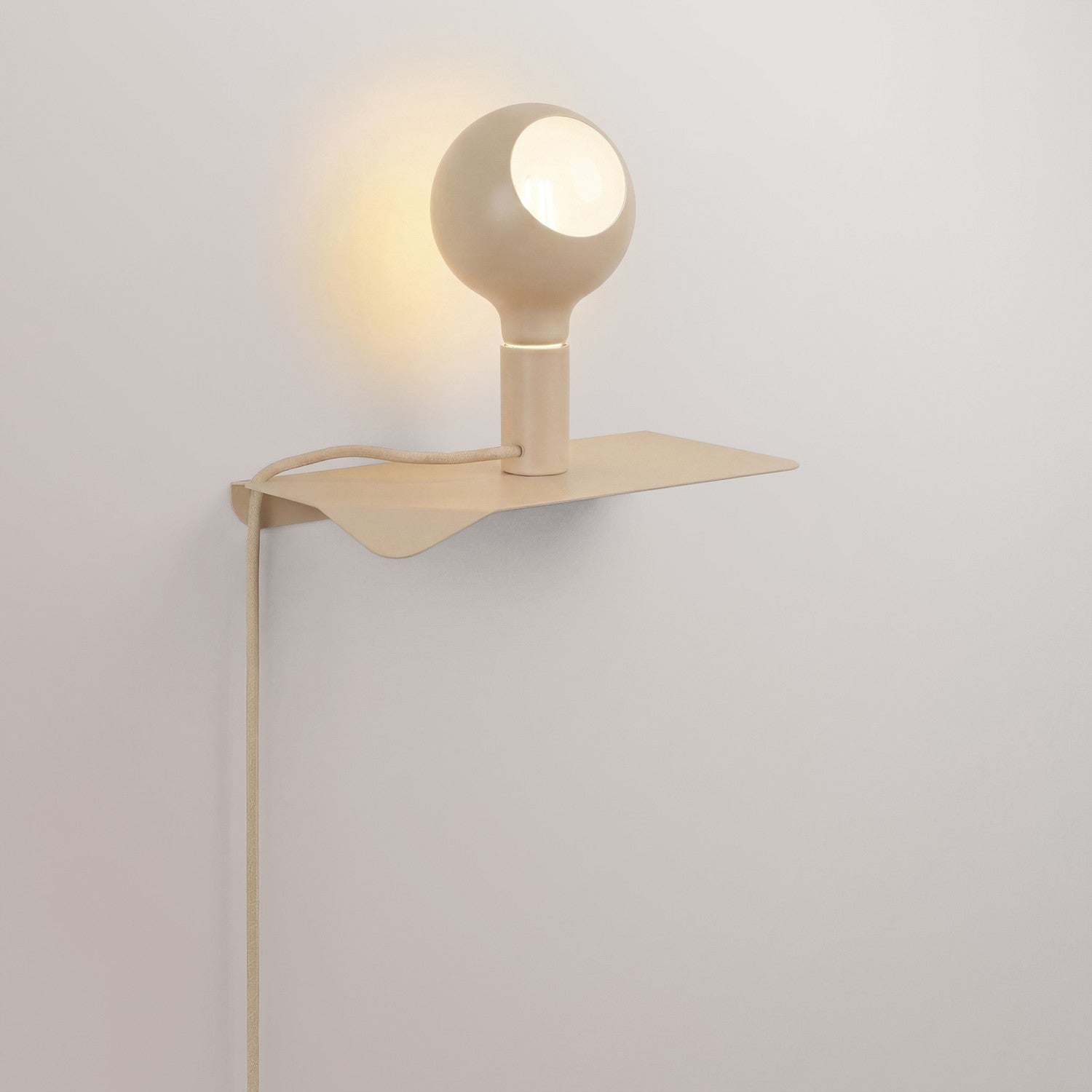 Combo Camo - Lampada con mensola - Panna - Creative Cables