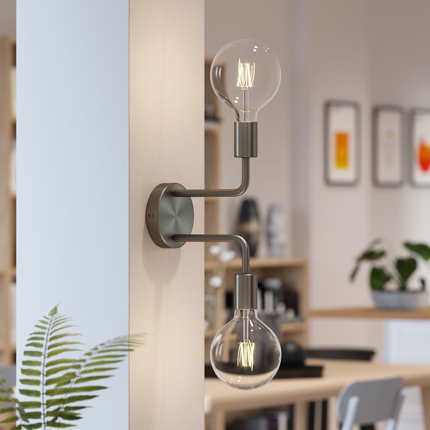 Fermaluce Metal, lampada a muro in metallo con doppia estensione curva - Titanio satinato